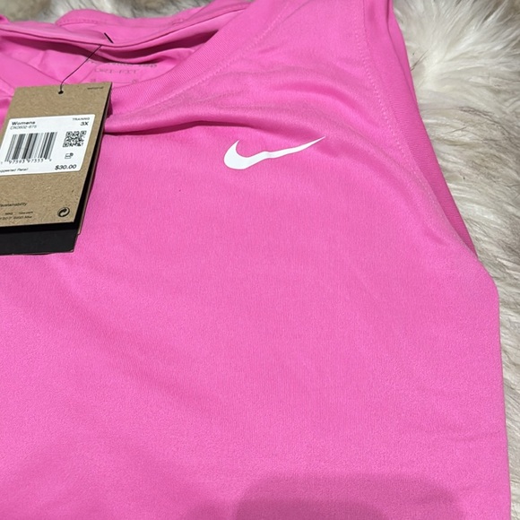 Nike Dri Fit Tee - Picture 2 of 3